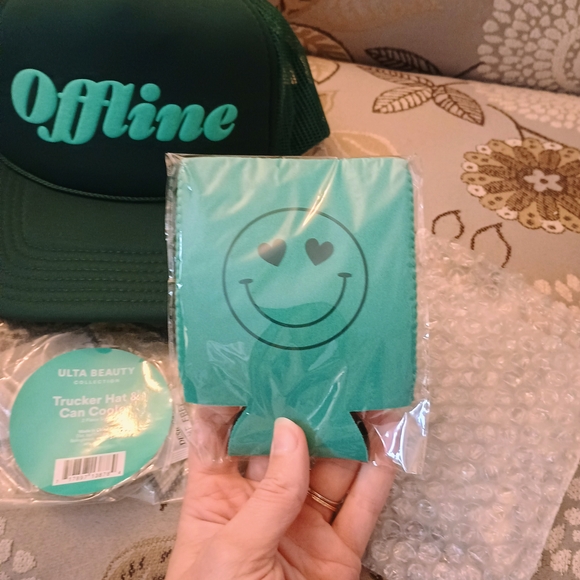 Offline Green Trucker Hat & Can Cooler Set - Picture 4 of 7